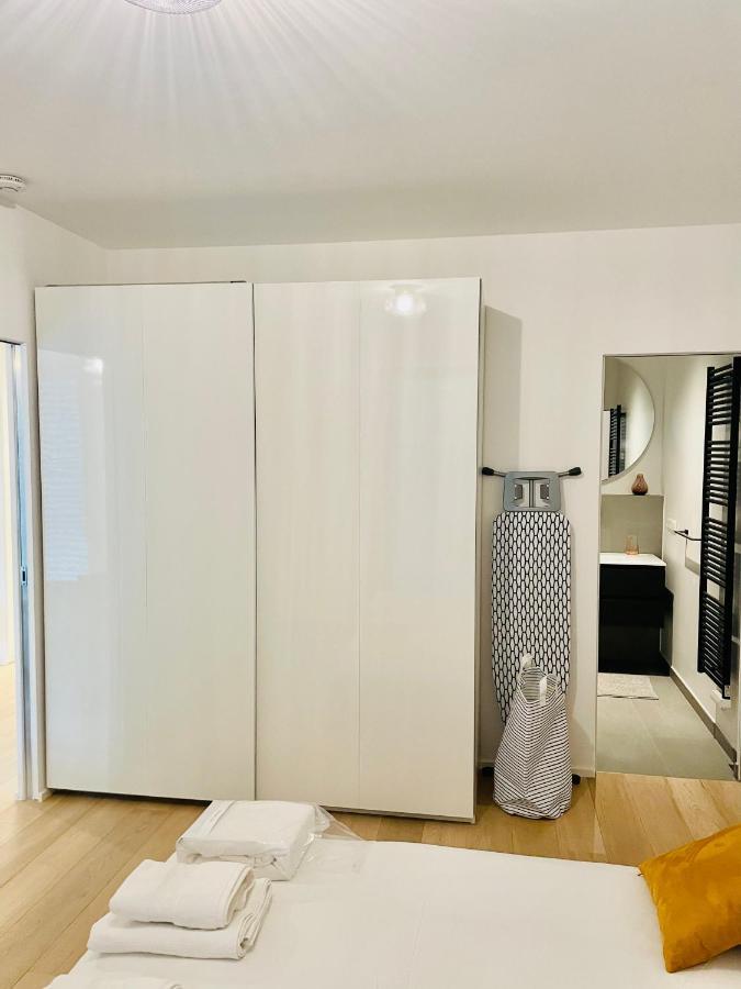 New & Large 1 Bedroom In Center- Terrace & Parking Apartment