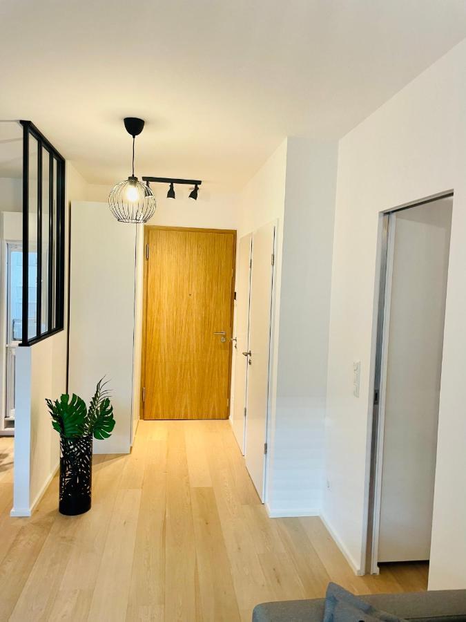 New & Large 1 Bedroom In Center- Terrace & Parking Apartment